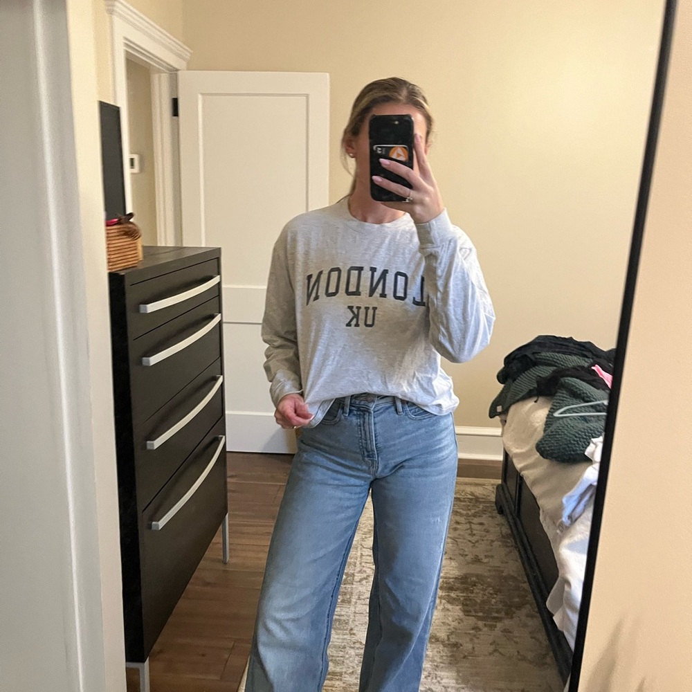 Brandy Melville Light Gray Sweatshirt